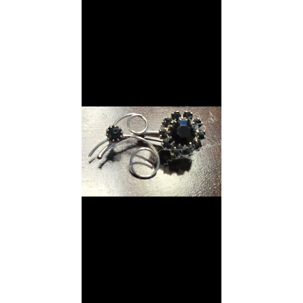 Vintage Jet Black Rhinestone Silver Tone Flower Ladies Brooch Pin